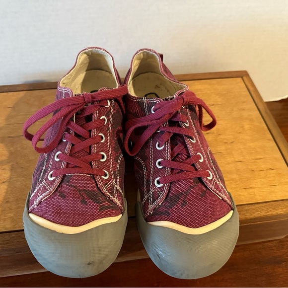 KEEN Paisley purple/pink old school canvas sneaker look!SUPER COOL!! $39  W 9 - Picture 8 of 9